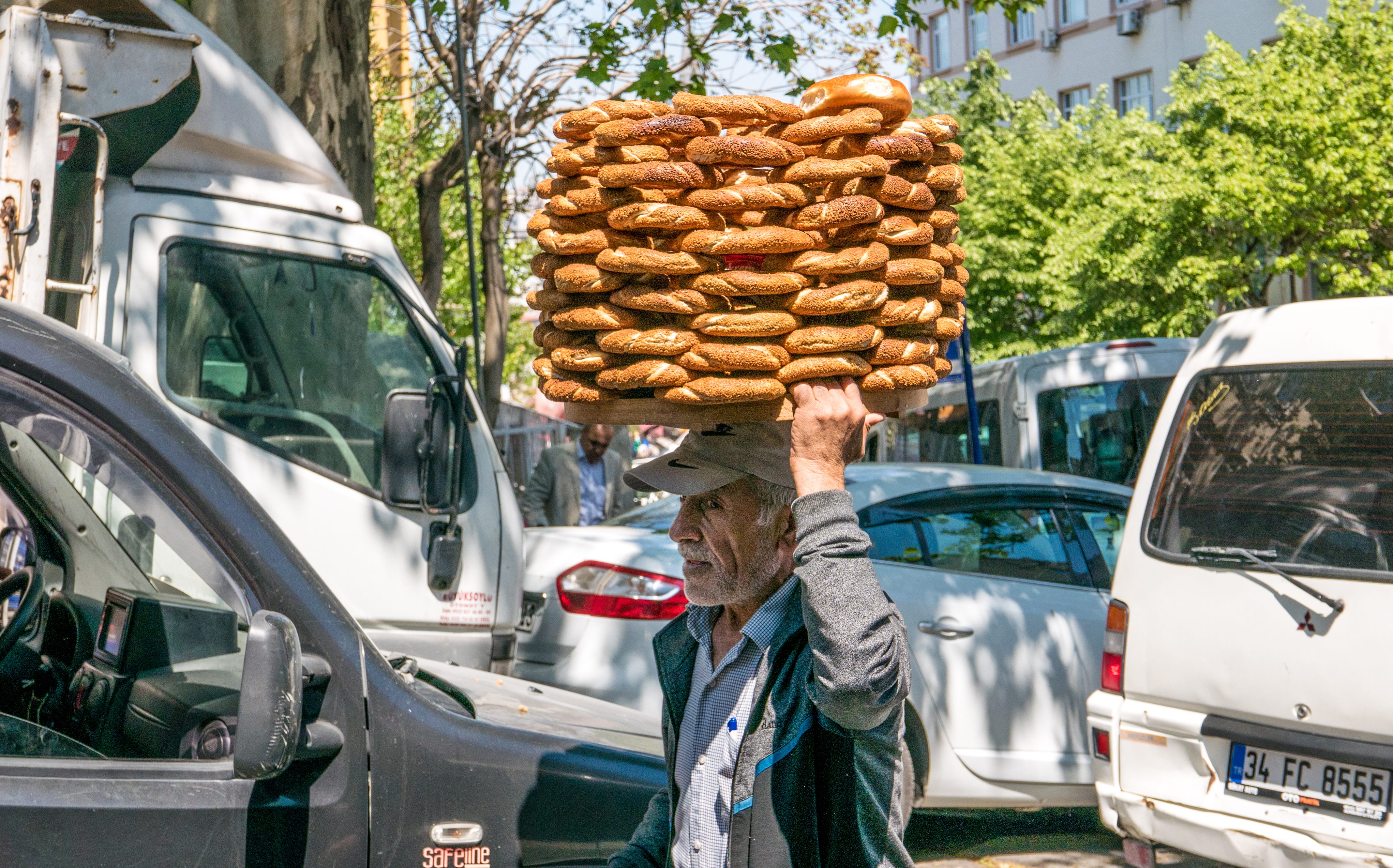 Turkish <em>simit</em> is a baked, ring-shaped bread with a 500-year history.