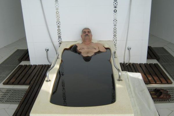 Naftalan bath