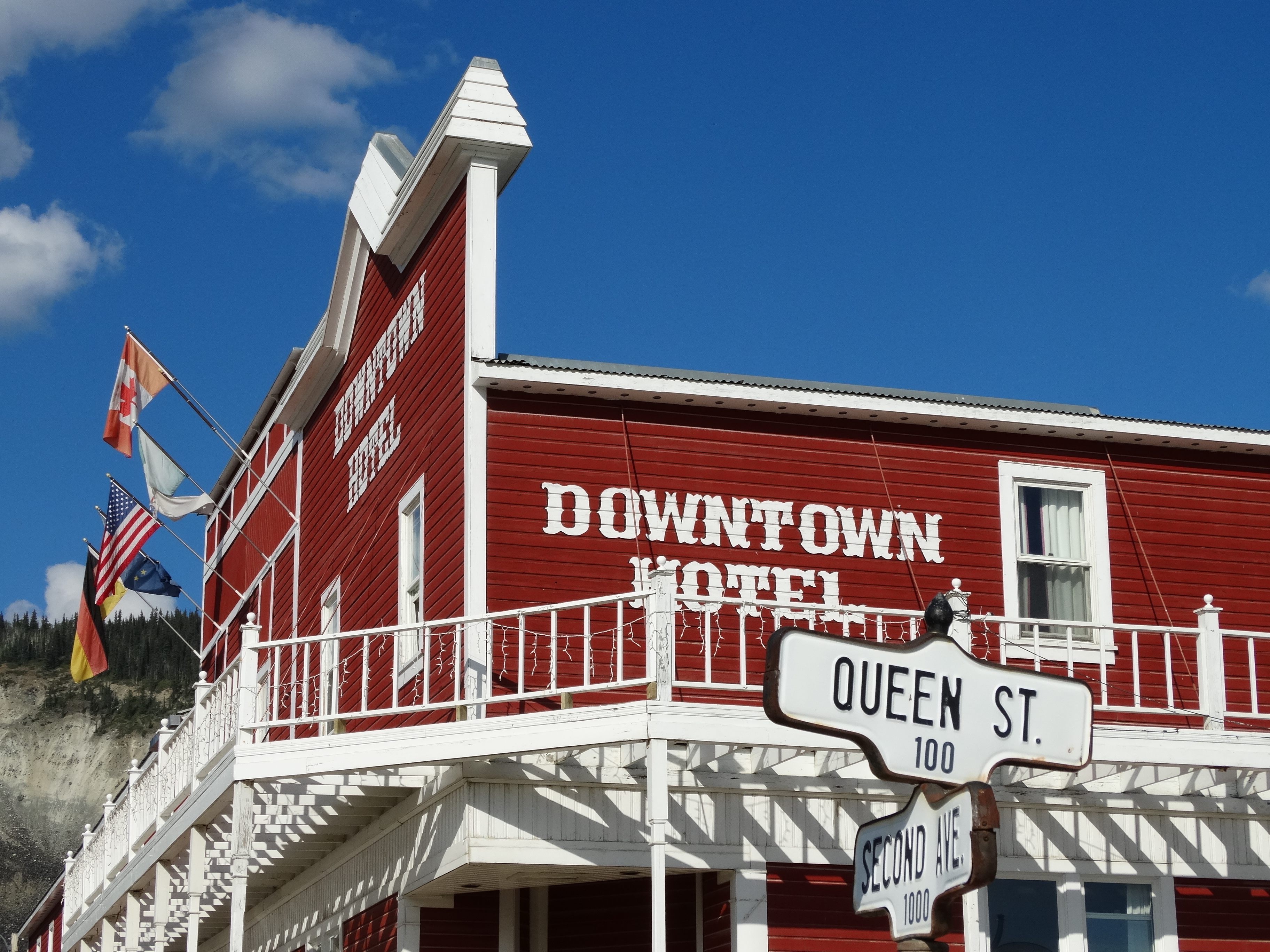 The Downtown Hotel, site of the theft.