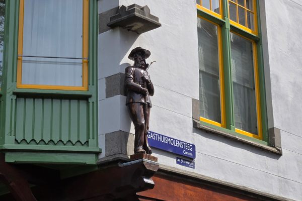 Statue