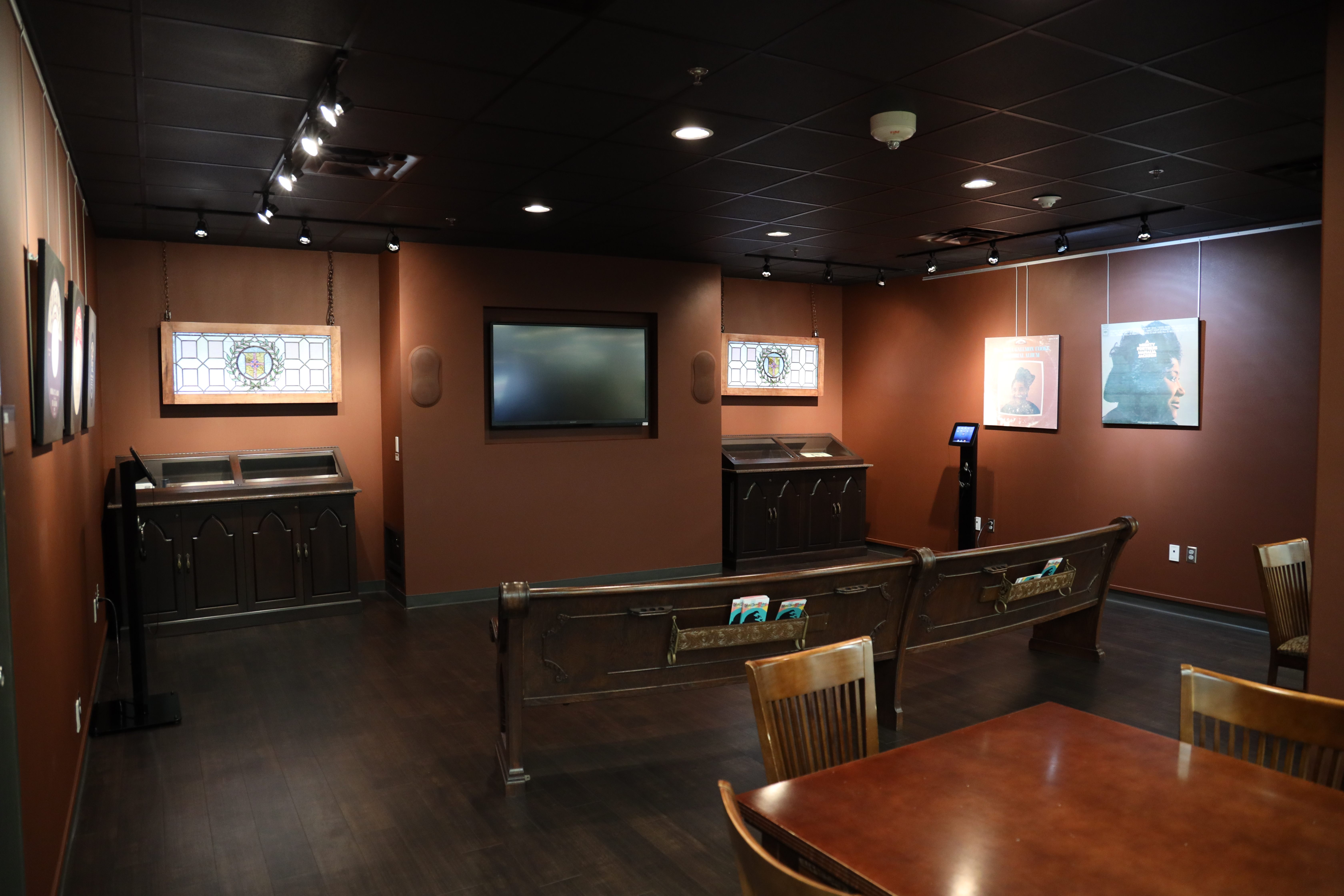 Visitors to Lev’s Gathering Place, at Baylor University’s Crouch Fine Arts Library, can sit on a reclaimed church pew and listen to thousands of classic gospel songs.