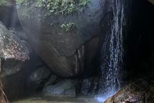 Cascata Diamantina and its little natural pool