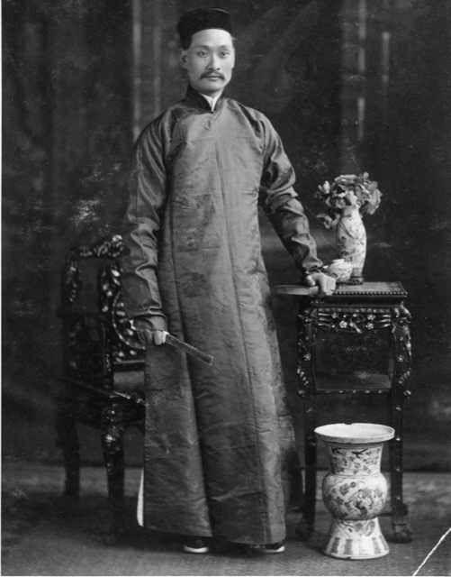 A portrait of Chin Foin.