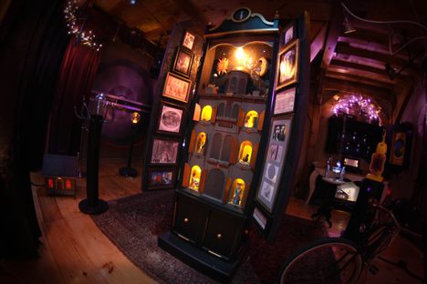 Interior exhibitions at Musée Patamécanique,