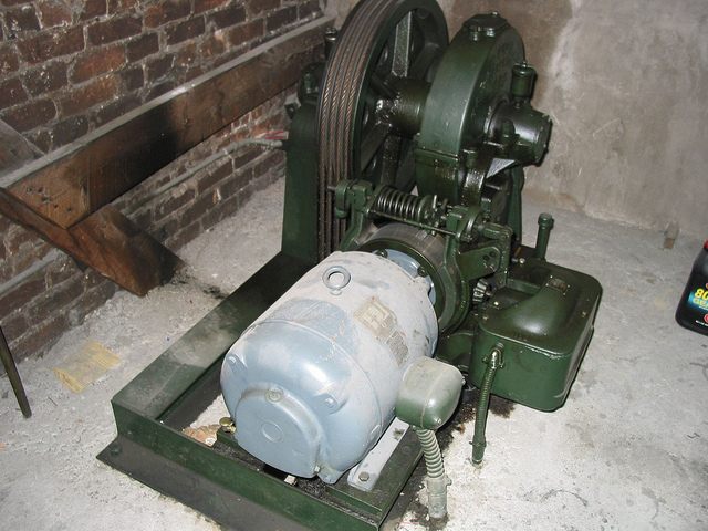old salem elevator machine