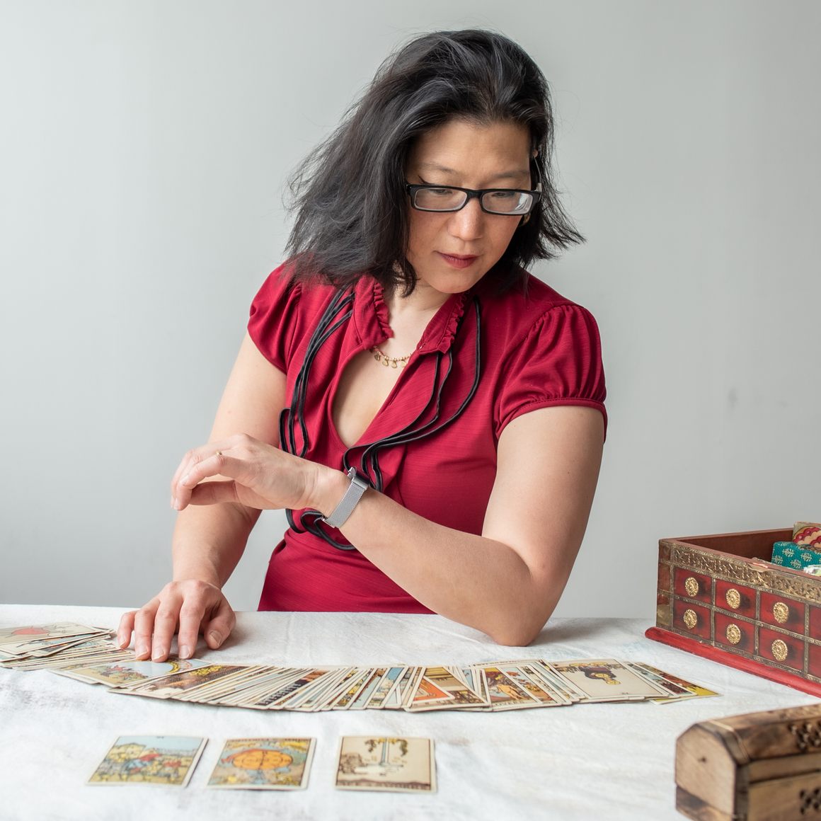 Three Tarot Readers Reveal the Secrets of Their Practice