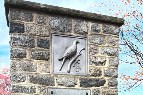 Pigeon Hills Monument 