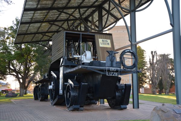 Big Lizzie.