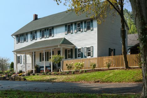 An 1829 hotel and tavern built by the Society of Separatists to serve travelers on the Ohio and Erie Canal