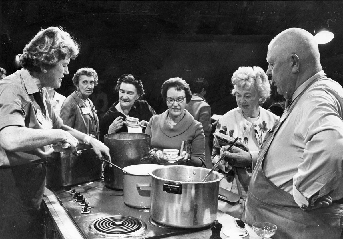 James Beard—here, on the right, at the 1968 Fish Expo—declared the Spencer Hot Oven Method "the most important announcement in fish cookery in the last century.”