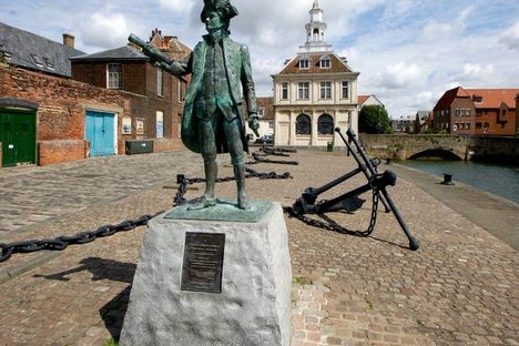 The George Vancouver Statue