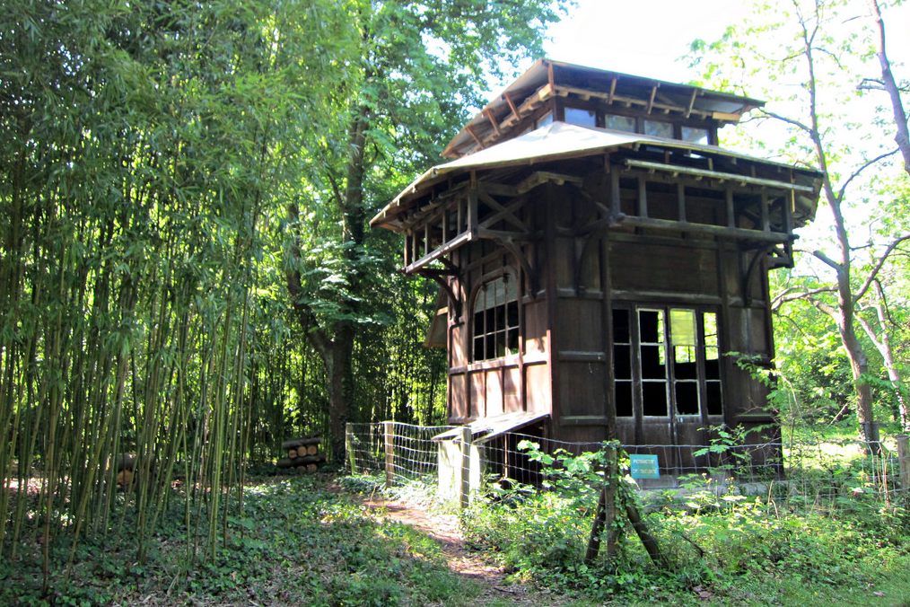 Ruins of a Human Zoo at the Forgotten Edge of Paris - Atlas Obscura