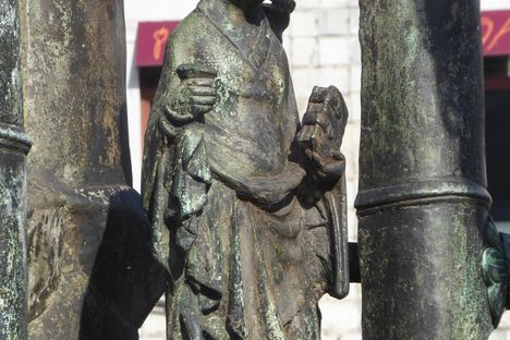 Statue of Saint Domitian of Huy.
