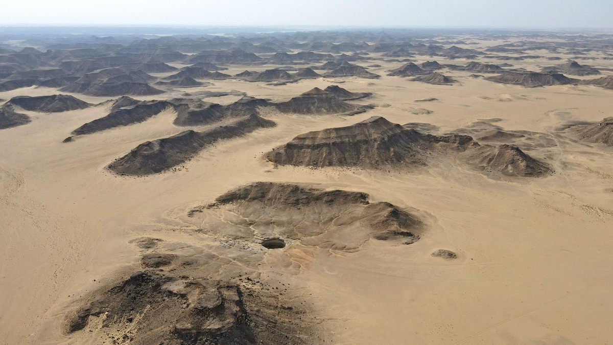 The "Well of Hell" is located in a quiet section of the Yemeni desert, about 20 miles from the Omani border.
