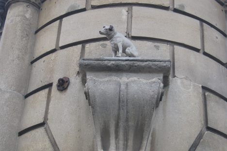 Nipper Statue