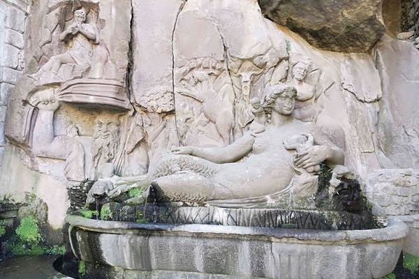 Papacqua fountain - the Queen of Waters