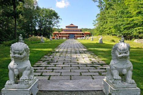 Lion Guardians of the Bodhi Path
