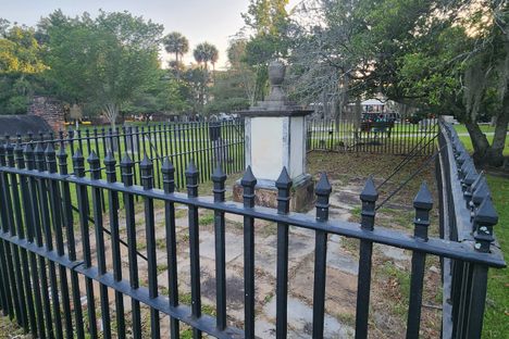 Colonial Park Cemetery