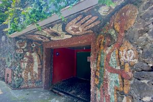 Outside Casa Cueva, now a private music school.