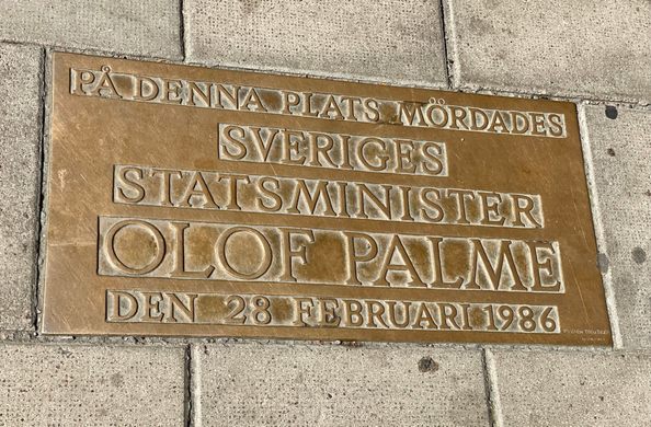 Olof Palme Memorial Plaque – Stockholm, Sweden - Atlas Obscura