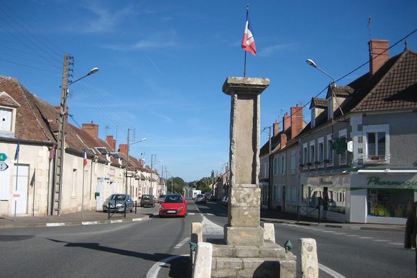 Bruère-Allichamps Borne 