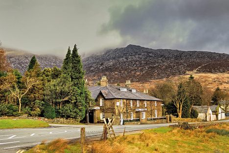 Pen-y-Gwryd Hotel