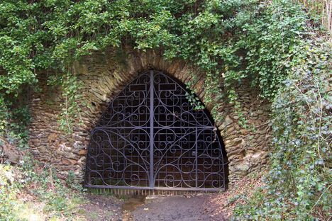 Mother Ludlam's Cave