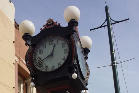 The Alibi Clock