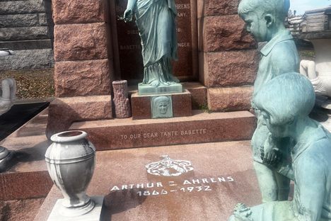 Beautiful Grave 