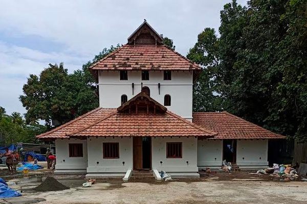 Mosque during renovation- this is how the facade looks today