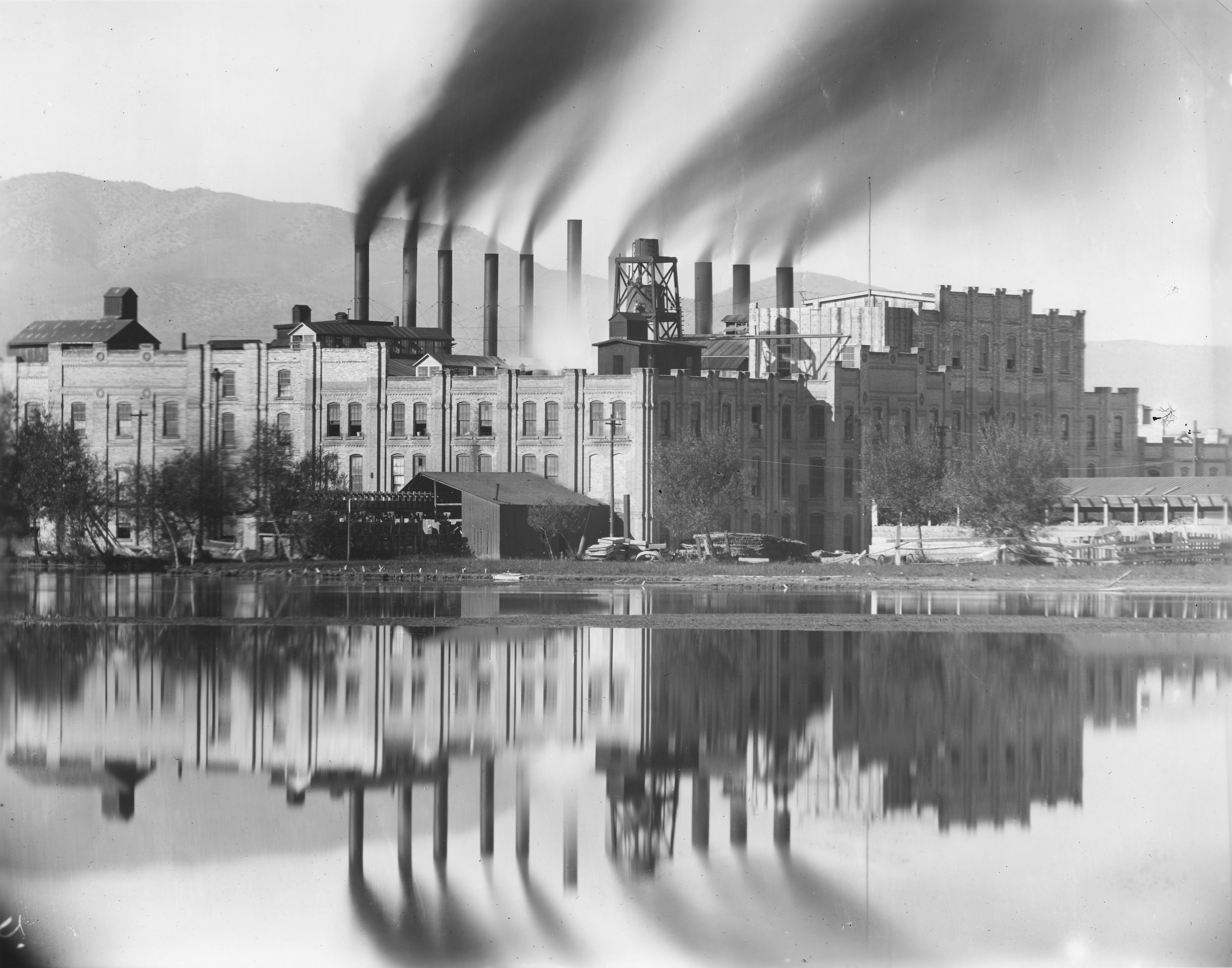 The Lehi Sugar Factory in Utah, early 20th century. 