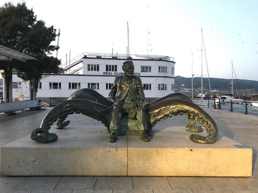 Monument to Jules Verne—Octopus