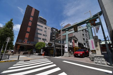Amanoya is a teahouse in front of Kanda-Myojin Shrine.