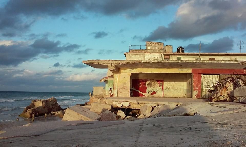 A Yulier P. work by the sea.