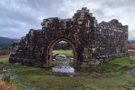 The pointed, main entry gate.