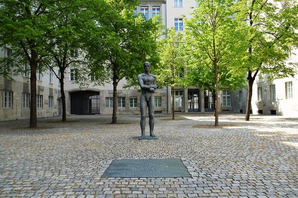 Sculpture of Claus Von Stauffenberg in the courtyard where he was executed
