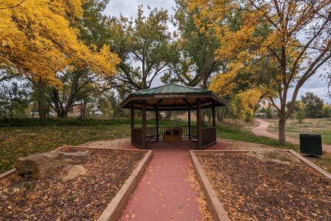 United 585 Memorial