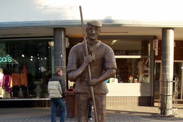 The "Schlammbeisser" Statue in Giessen