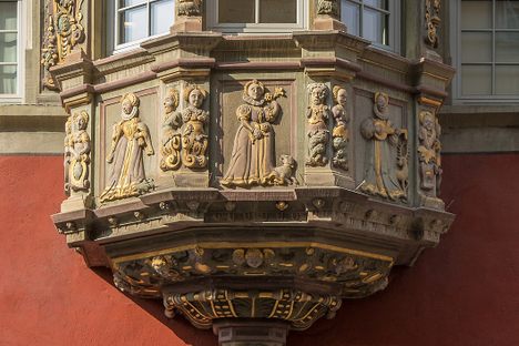 Haus zum Goldenen Ochsen oriel window