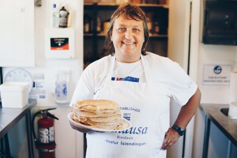 Donna Austfjord of Hnausa poses with handmade pönnukökur.