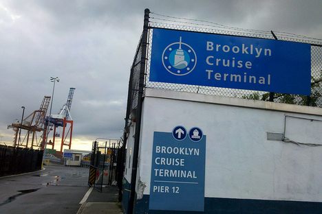 The entrance to the pier.