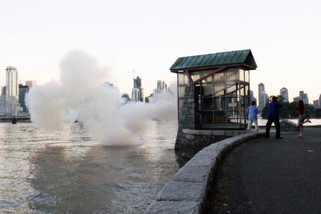 9 O'Clock Gun