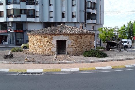 Pozo de Nieve Roundabout
