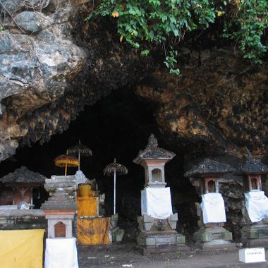 Pura Goa Lawah