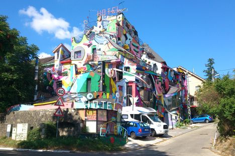 Hotel Galéria Spirit, Crazy Building (2016, Sebastián Wortys)