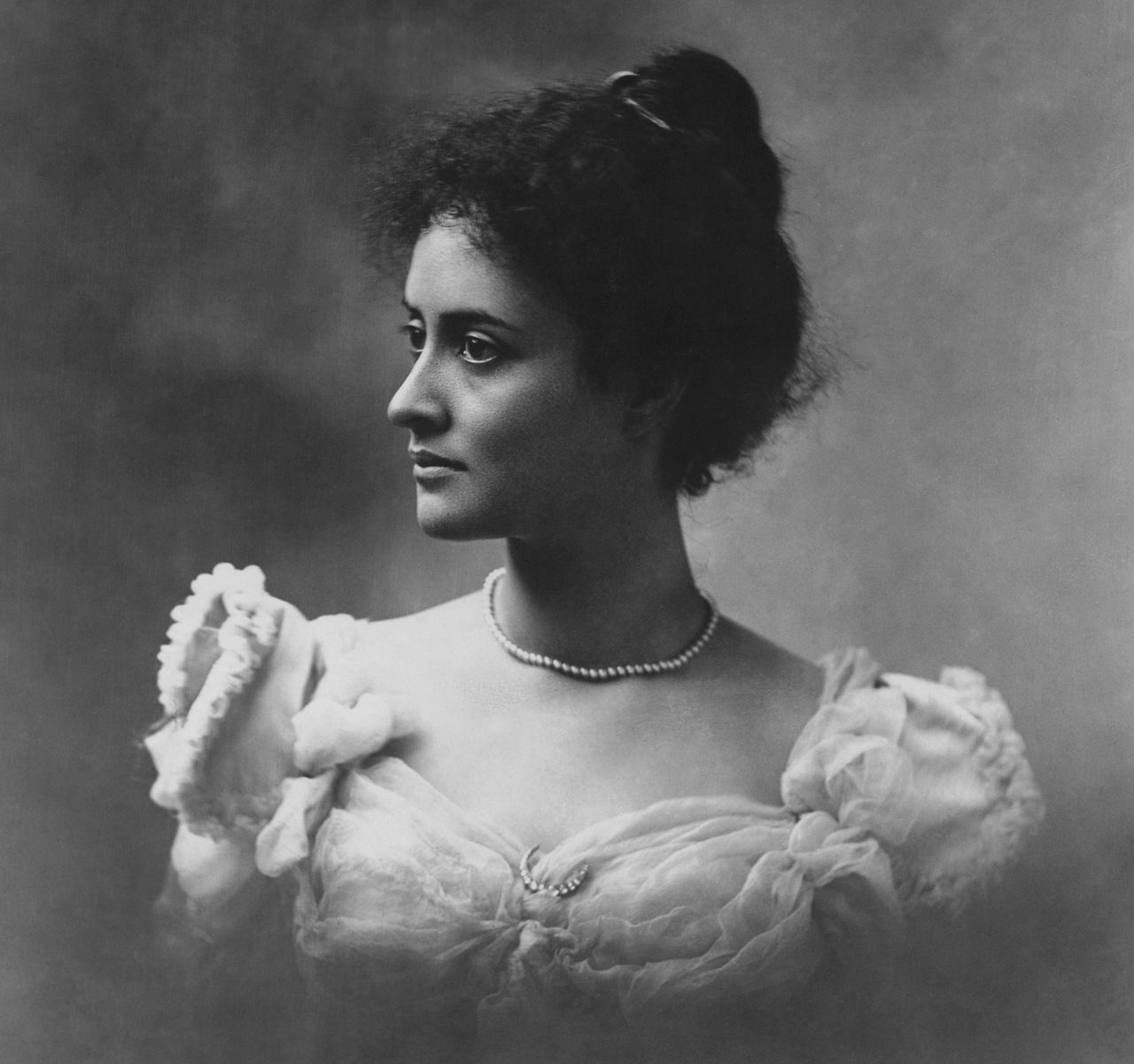 Princess Ka‘iulani, the last heir to the Hawaiian crown, in an 1897 photograph.