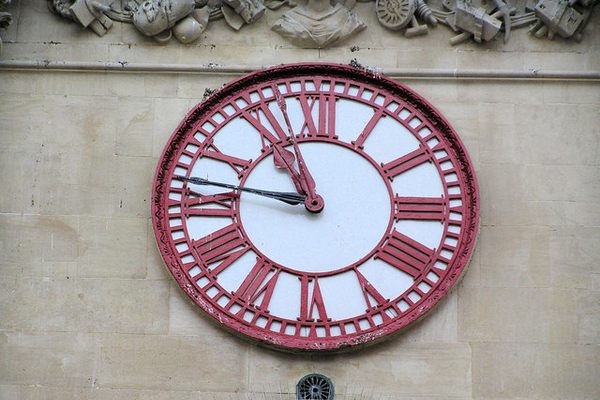 Dual-time clock at the Bristol Exchange