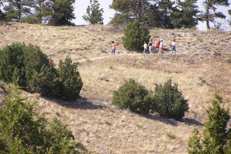 Along the trail, the highest point is marked at 4,659 feet (1,420 meters) above sea level.