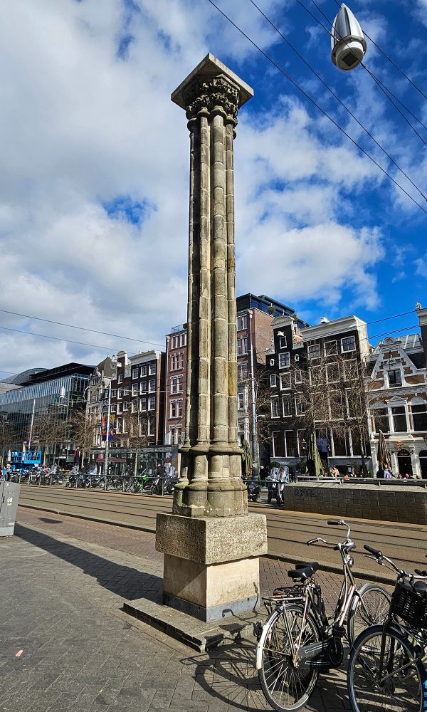 Mirakelkolom in Amsterdam, Netherlands