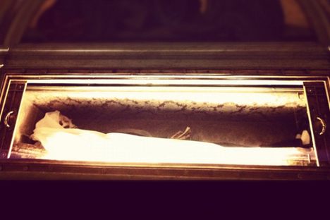 Documenting the Holy Dead Through Saints' Relics